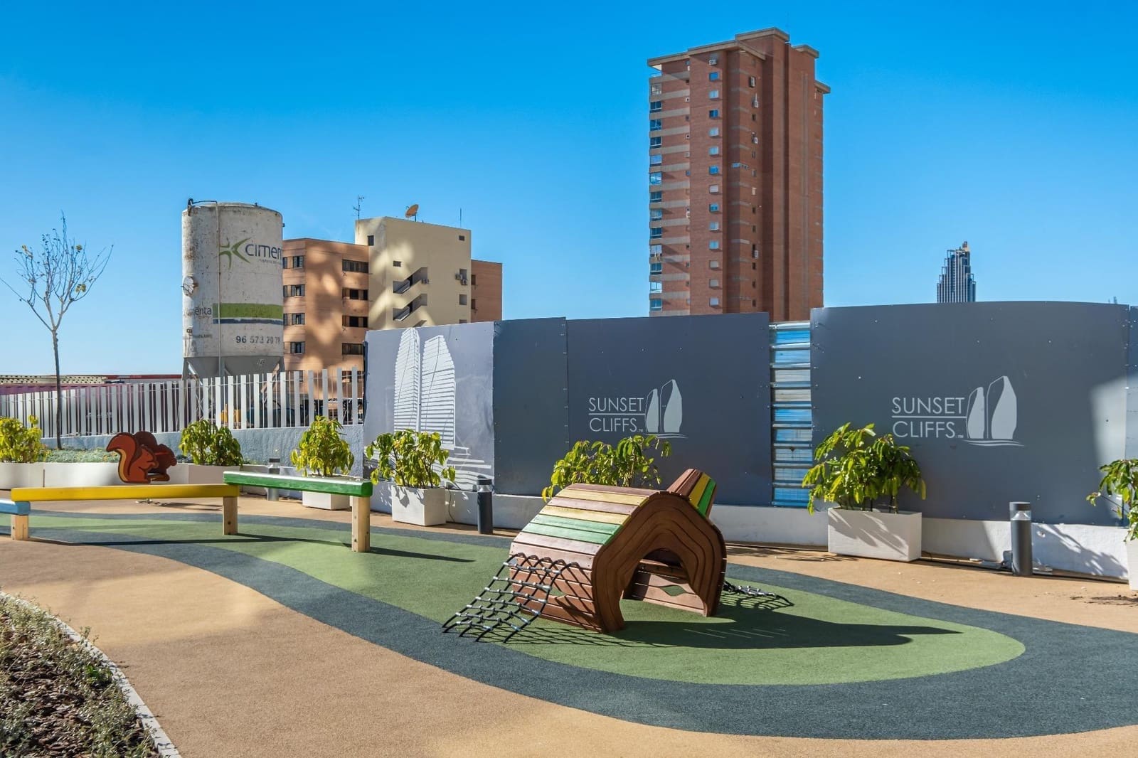2 bedroom Apartment for rent in Benidorm with pool - € 2,200 (Ref: 10019215)
