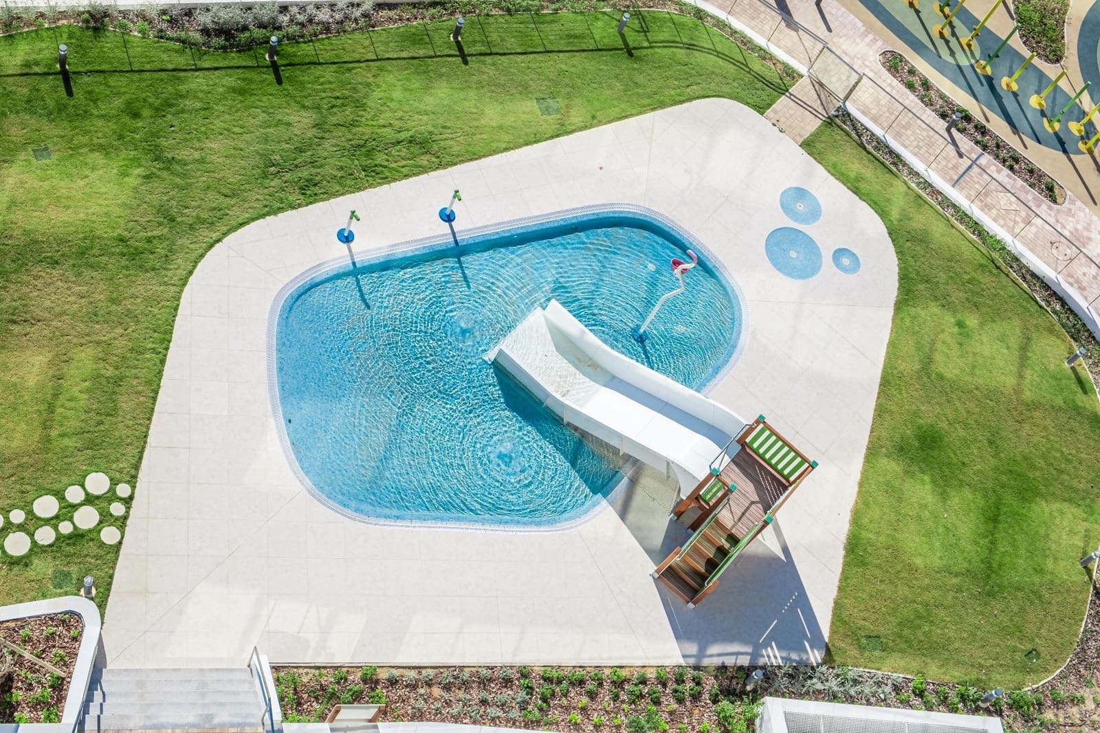 2 bedroom Apartment for rent in Benidorm with pool - € 2,200 (Ref: 10019215)