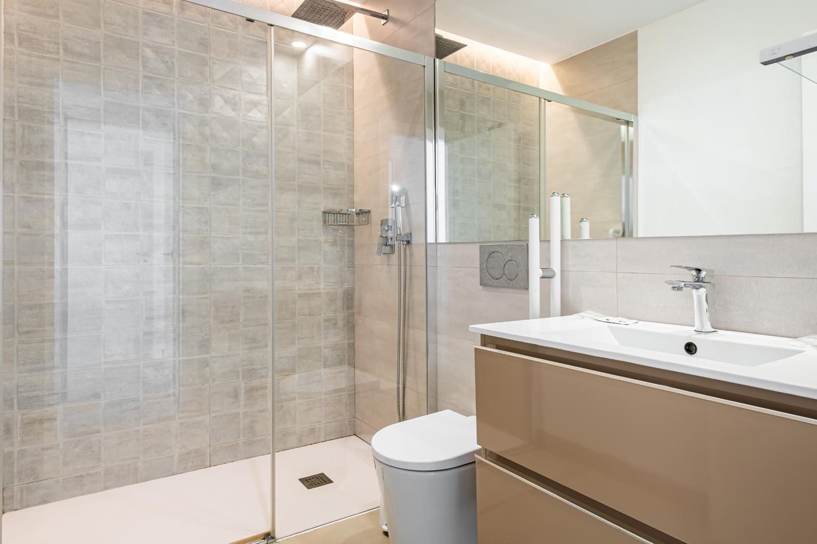 2 quarto Apartamento para arrendar em Finestrat com piscina garagem - 1 590 € (Ref: 10019216)