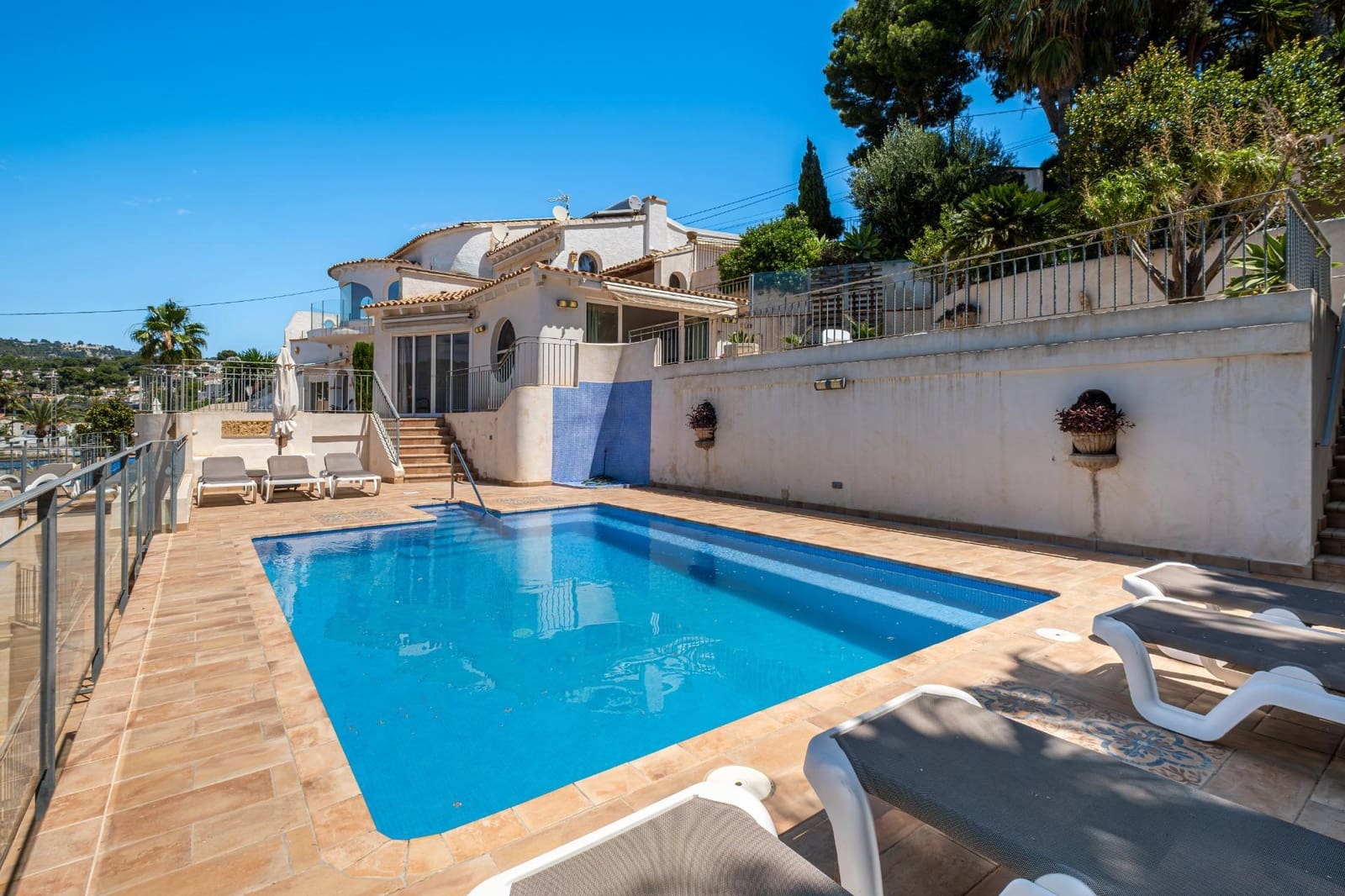 Negocio de 9 habitaciones en Benissa en venta con piscina garaje - 2.150.000 € (Ref: 10020939)