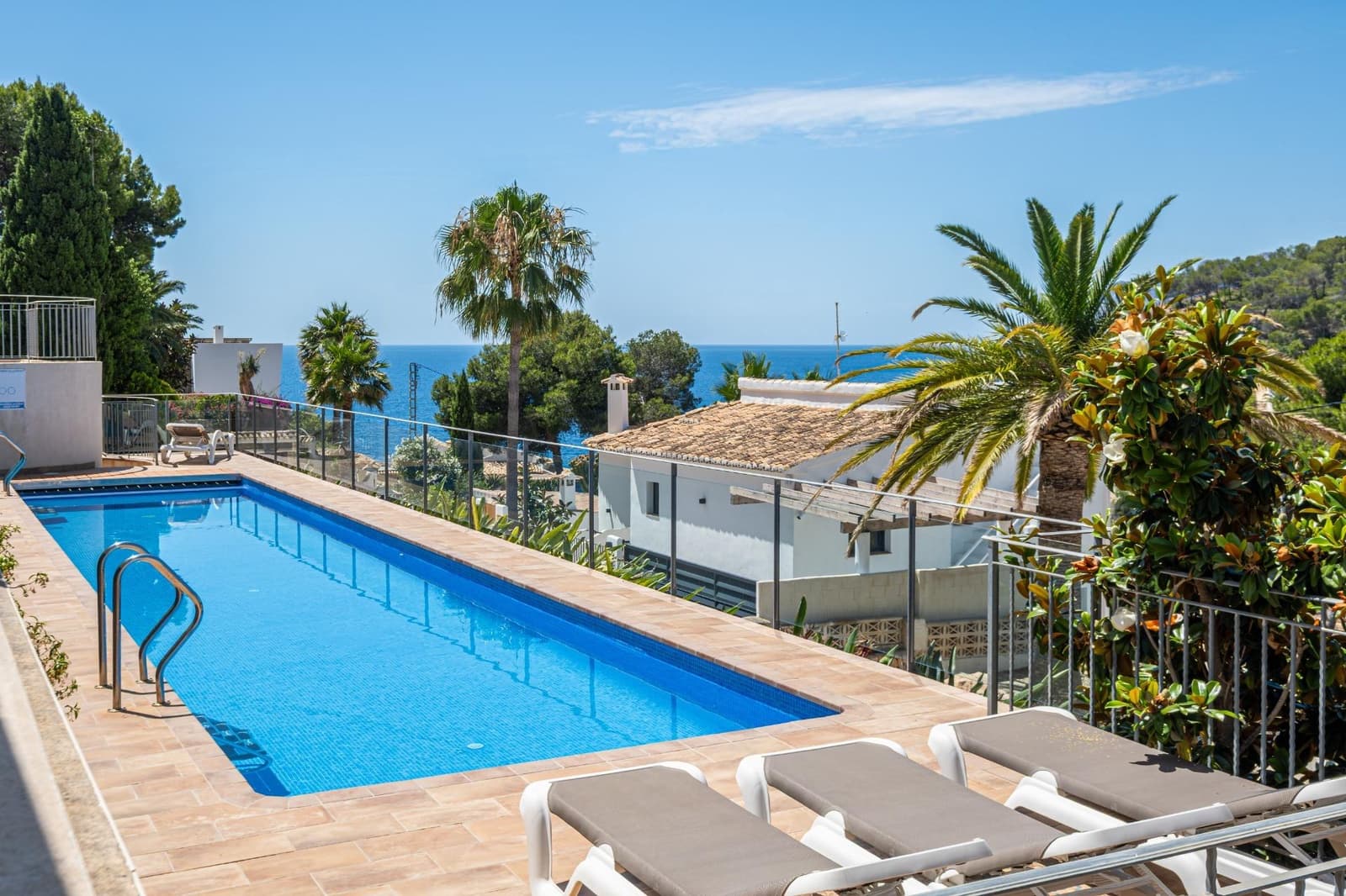 Negocio de 9 habitaciones en Benissa en venta con piscina garaje - 2.150.000 € (Ref: 10020939)