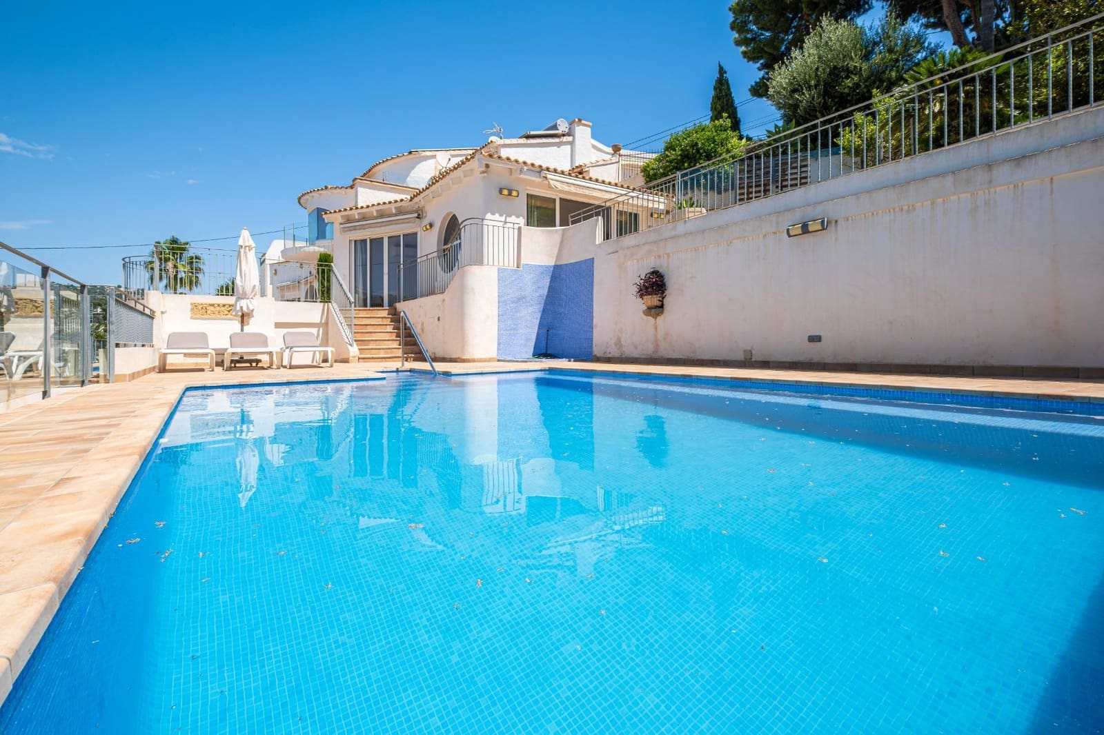 Negocio de 9 habitaciones en Benissa en venta con piscina garaje - 2.150.000 € (Ref: 10020939)