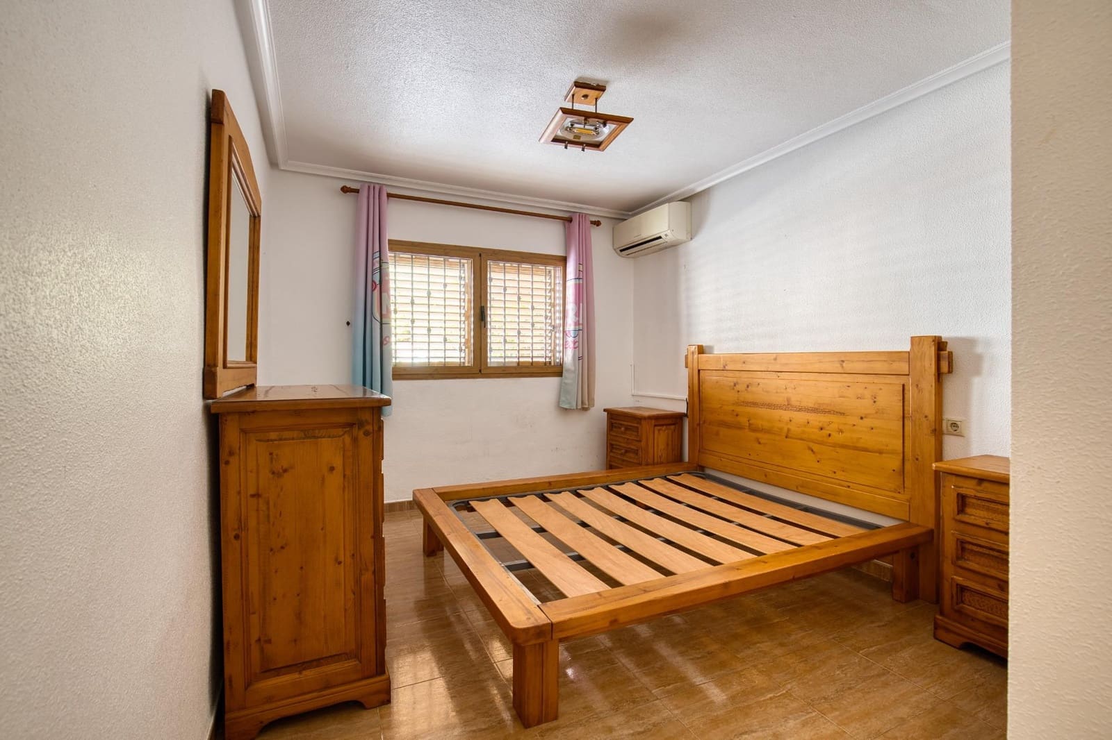 Chalet de 6 habitaciones en Torrevieja en venta con piscina garaje - 429.900 € (Ref: 10022484)
