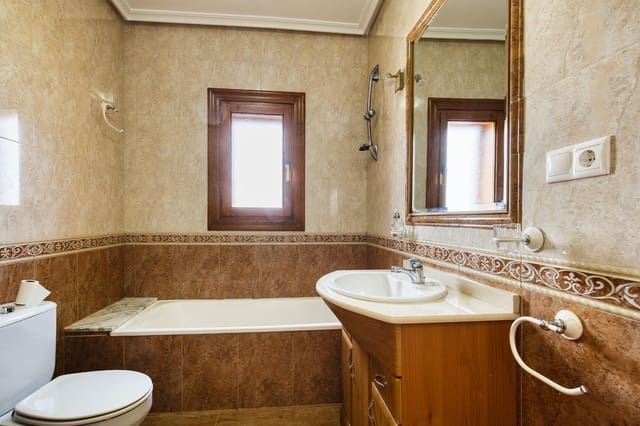 Chalet de 6 habitaciones en Los Balcones - Los Altos, Torrevieja en venta con piscina garaje - 429.900 € (Ref: 10022484)
