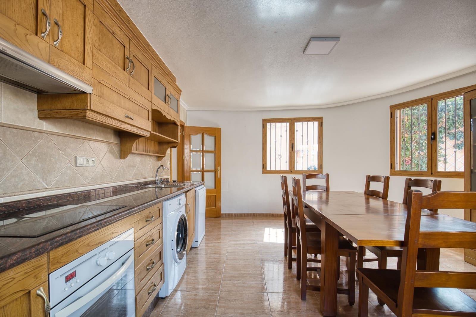Chalet de 6 habitaciones en Torrevieja en venta con piscina garaje - 429.900 € (Ref: 10022484)