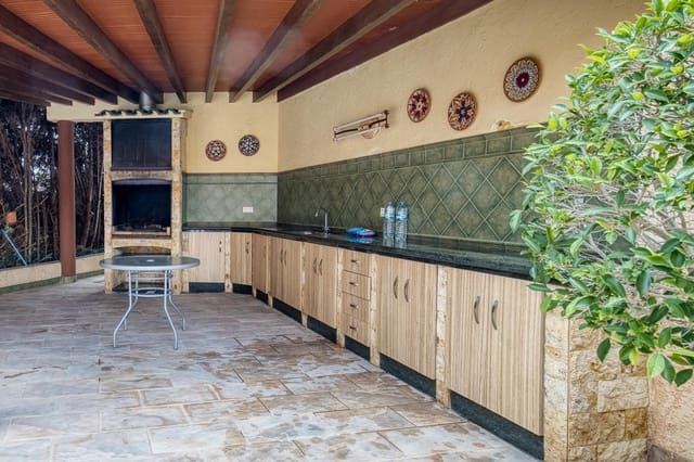 Chalet de 6 habitaciones en Los Balcones - Los Altos, Torrevieja en venta con piscina garaje - 429.900 € (Ref: 10022484)