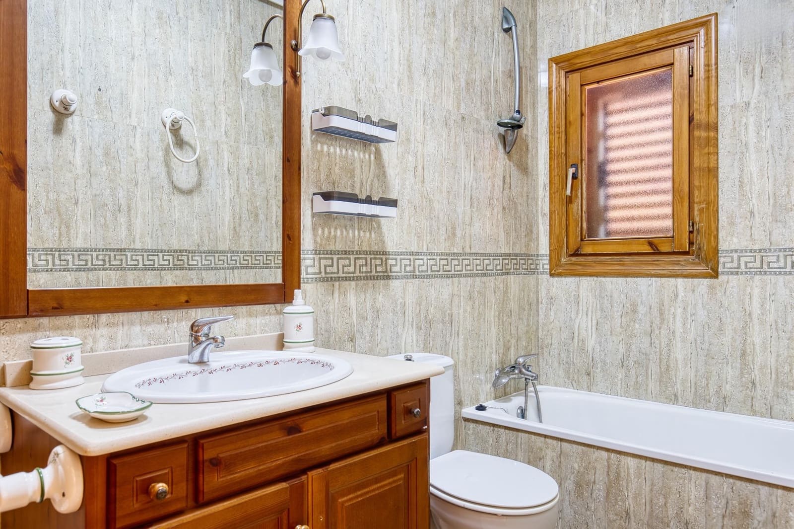 Chalet de 6 habitaciones en Torrevieja en venta con piscina garaje - 429.900 € (Ref: 10022484)