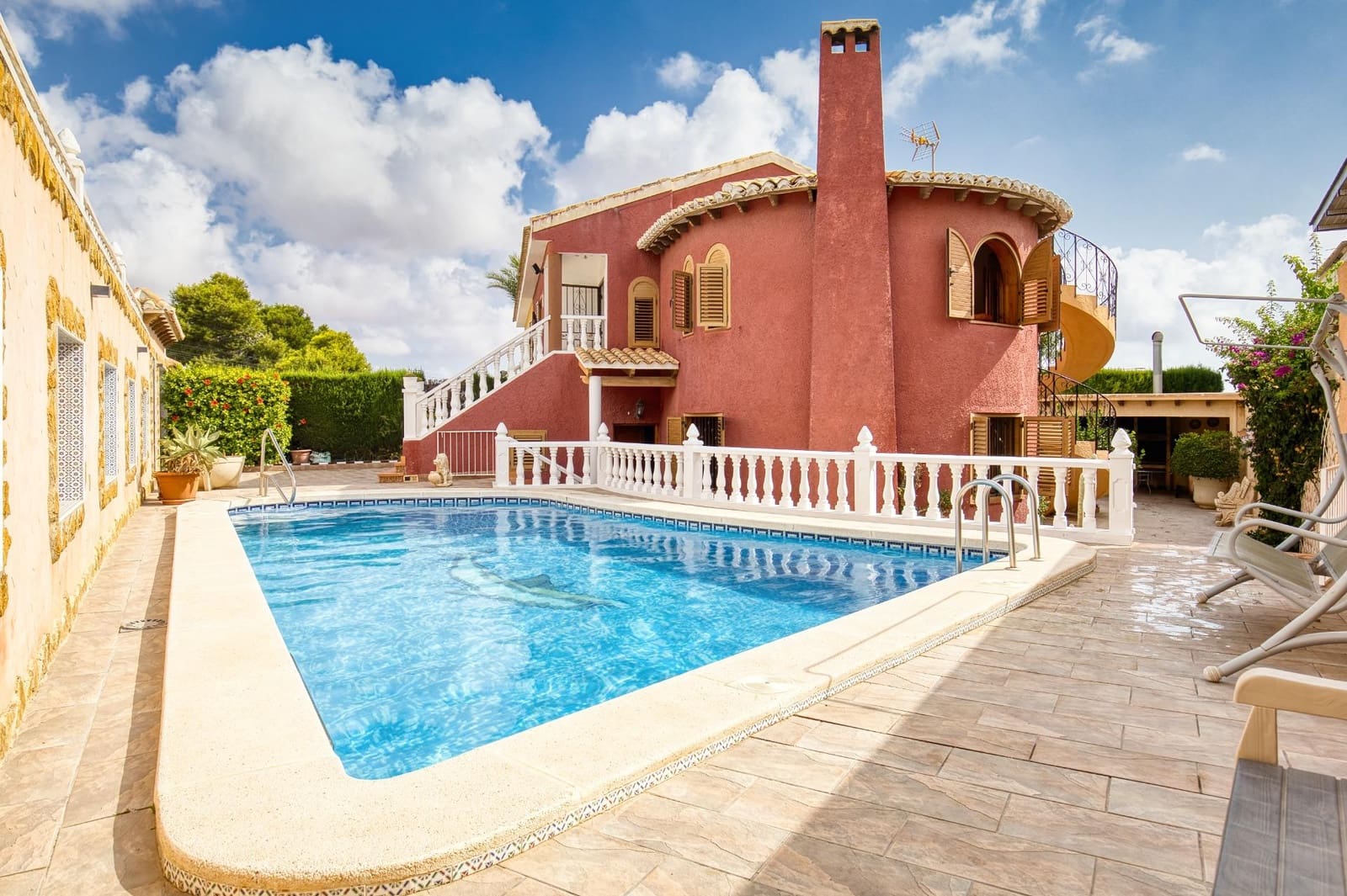 Chalet de 6 habitaciones en Torrevieja en venta con piscina garaje - 429.900 € (Ref: 10022484)