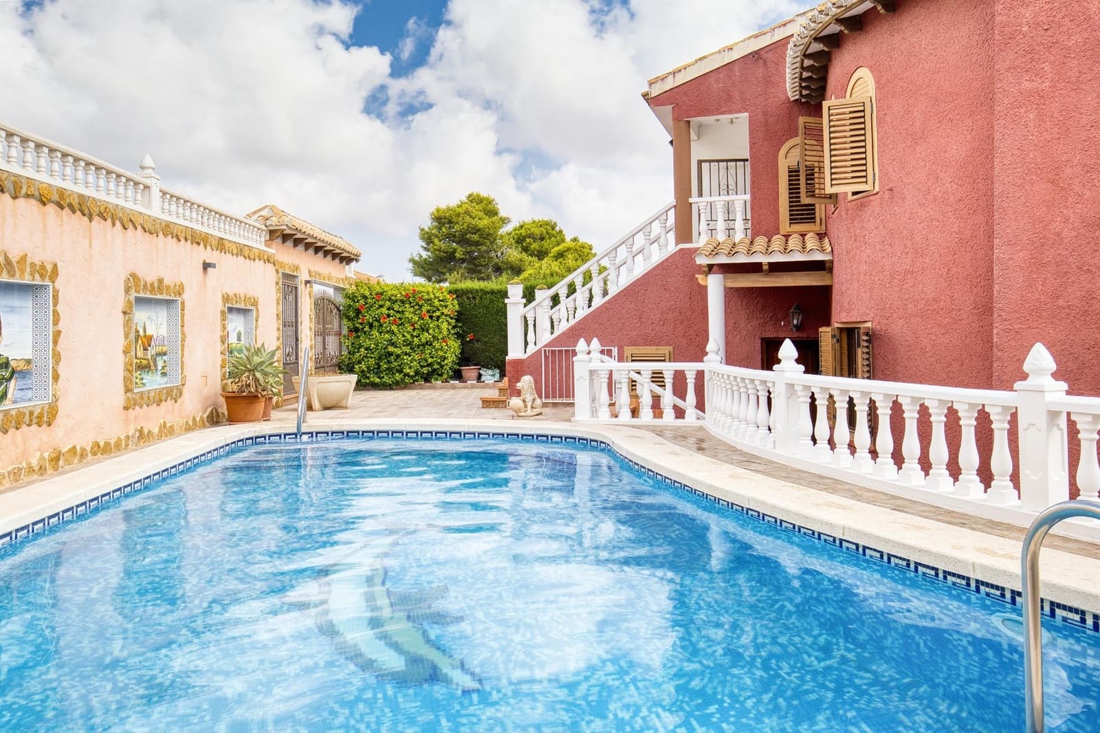 Chalet de 6 habitaciones en Torrevieja en venta con piscina garaje - 429.900 € (Ref: 10022484)
