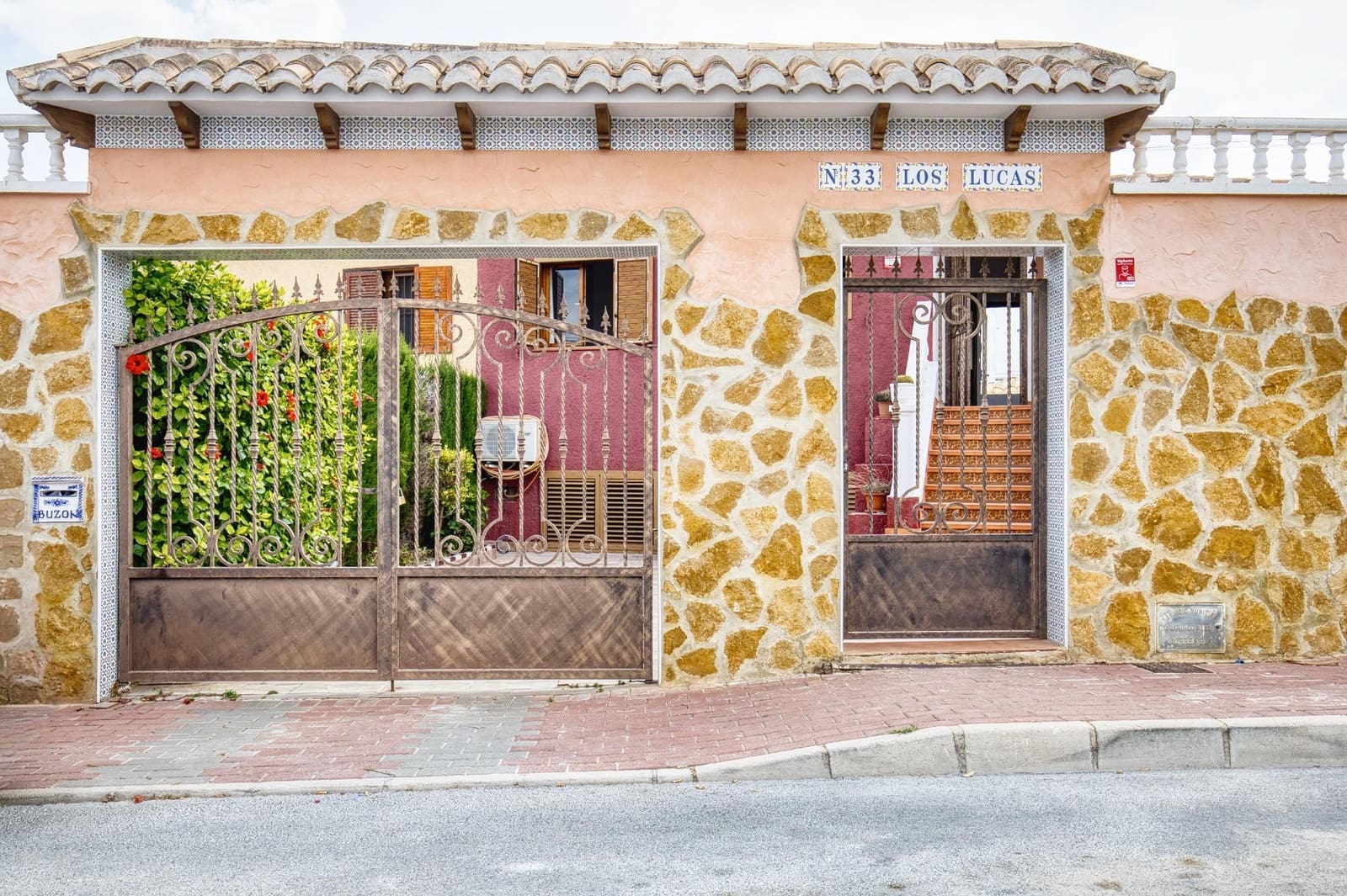 Chalet de 6 habitaciones en Torrevieja en venta con piscina garaje - 429.900 € (Ref: 10022484)