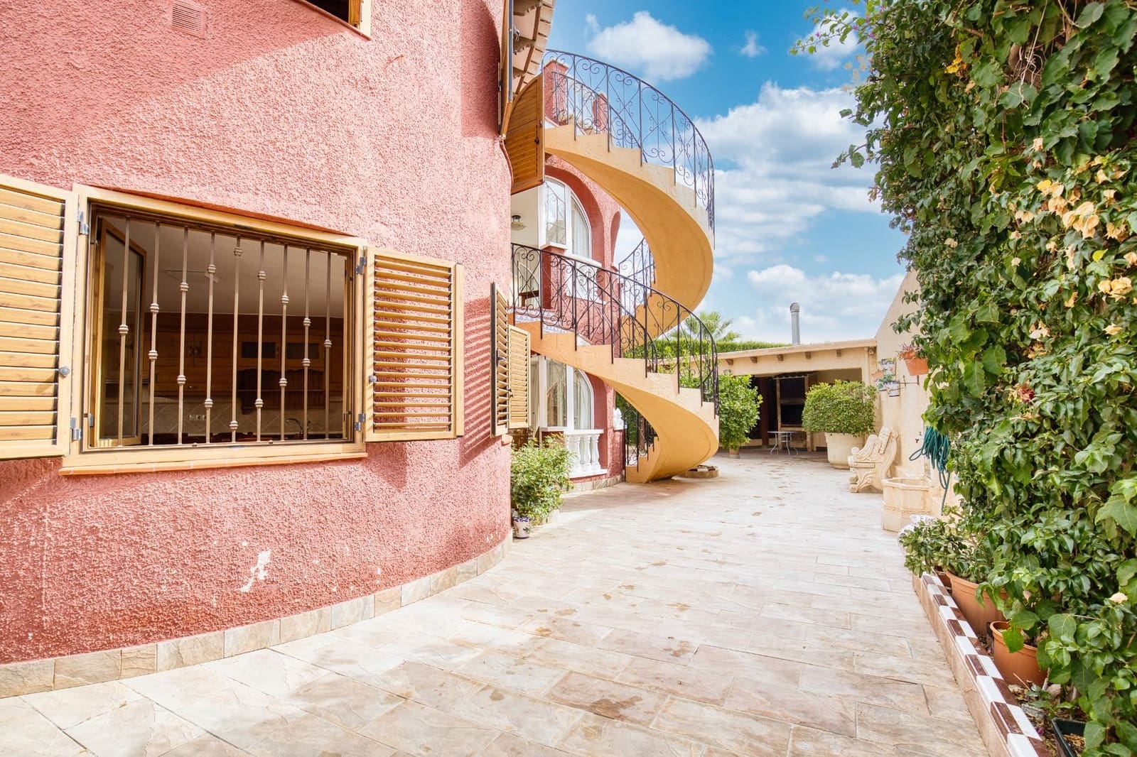 Chalet de 6 habitaciones en Torrevieja en venta con piscina garaje - 429.900 € (Ref: 10022484)