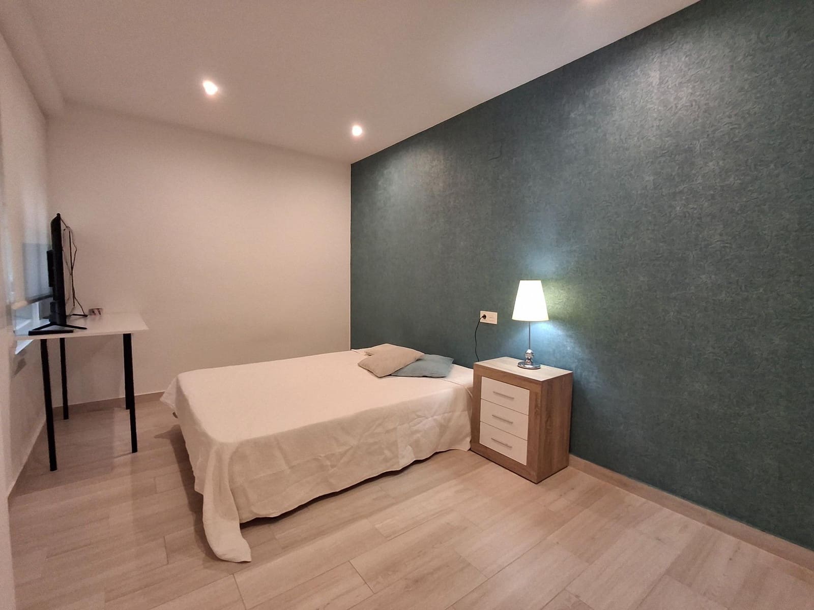 3 soverom Leilighet til leie i Torrevieja - € 1 200 (Ref: 10022485)