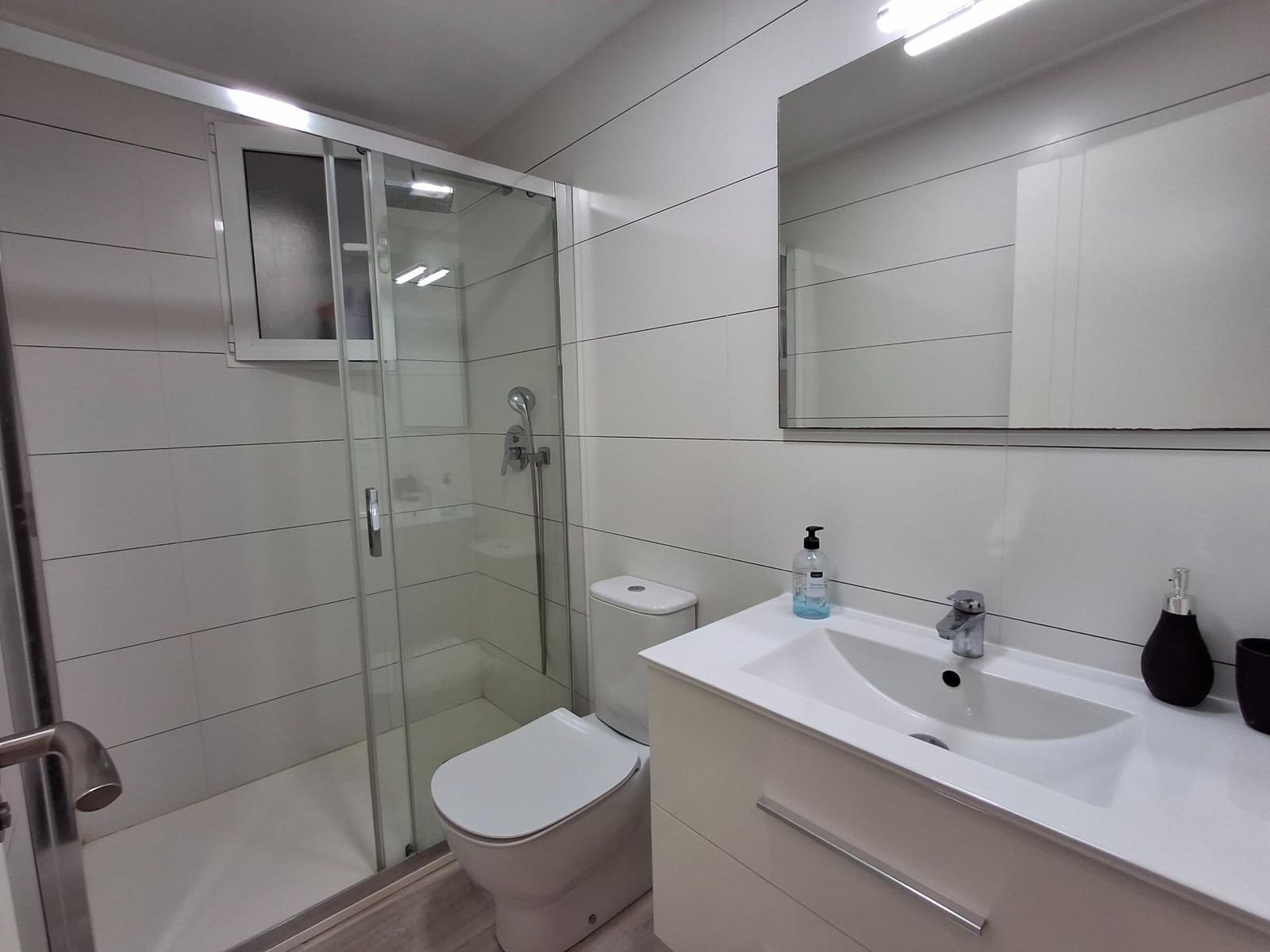 3 soverom Leilighet til leie i Torrevieja - € 1 200 (Ref: 10022485)