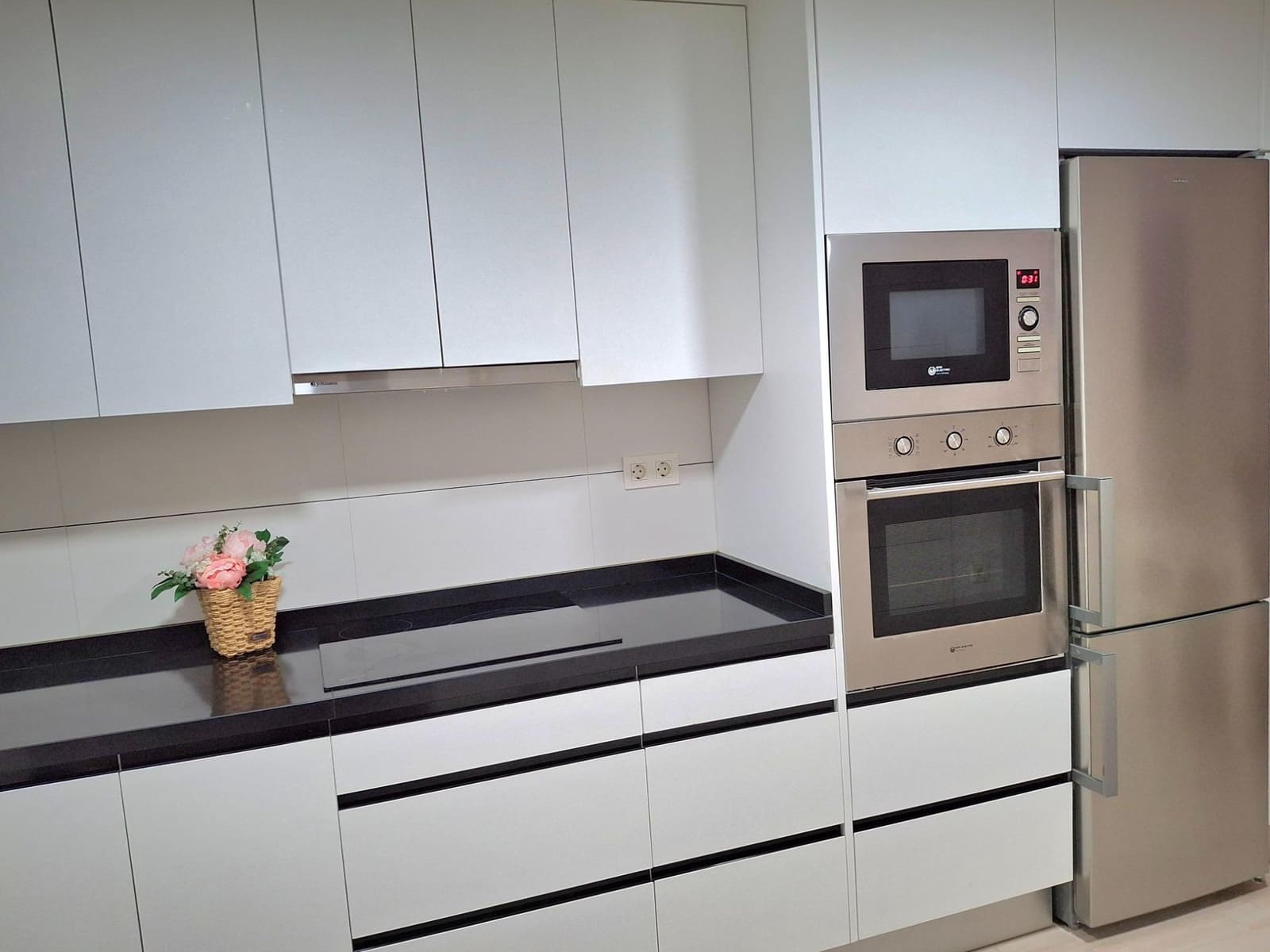 3 soverom Leilighet til leie i Torrevieja - € 1 200 (Ref: 10022485)