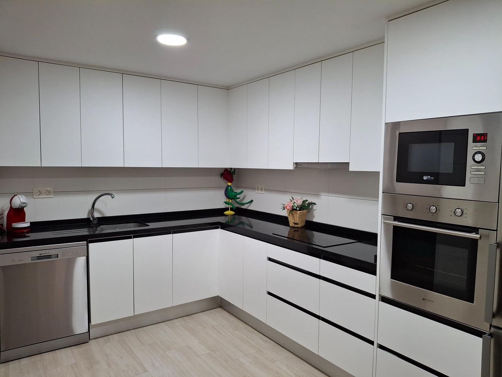3 soverom Leilighet til leie i Torrevieja - € 1 200 (Ref: 10022485)