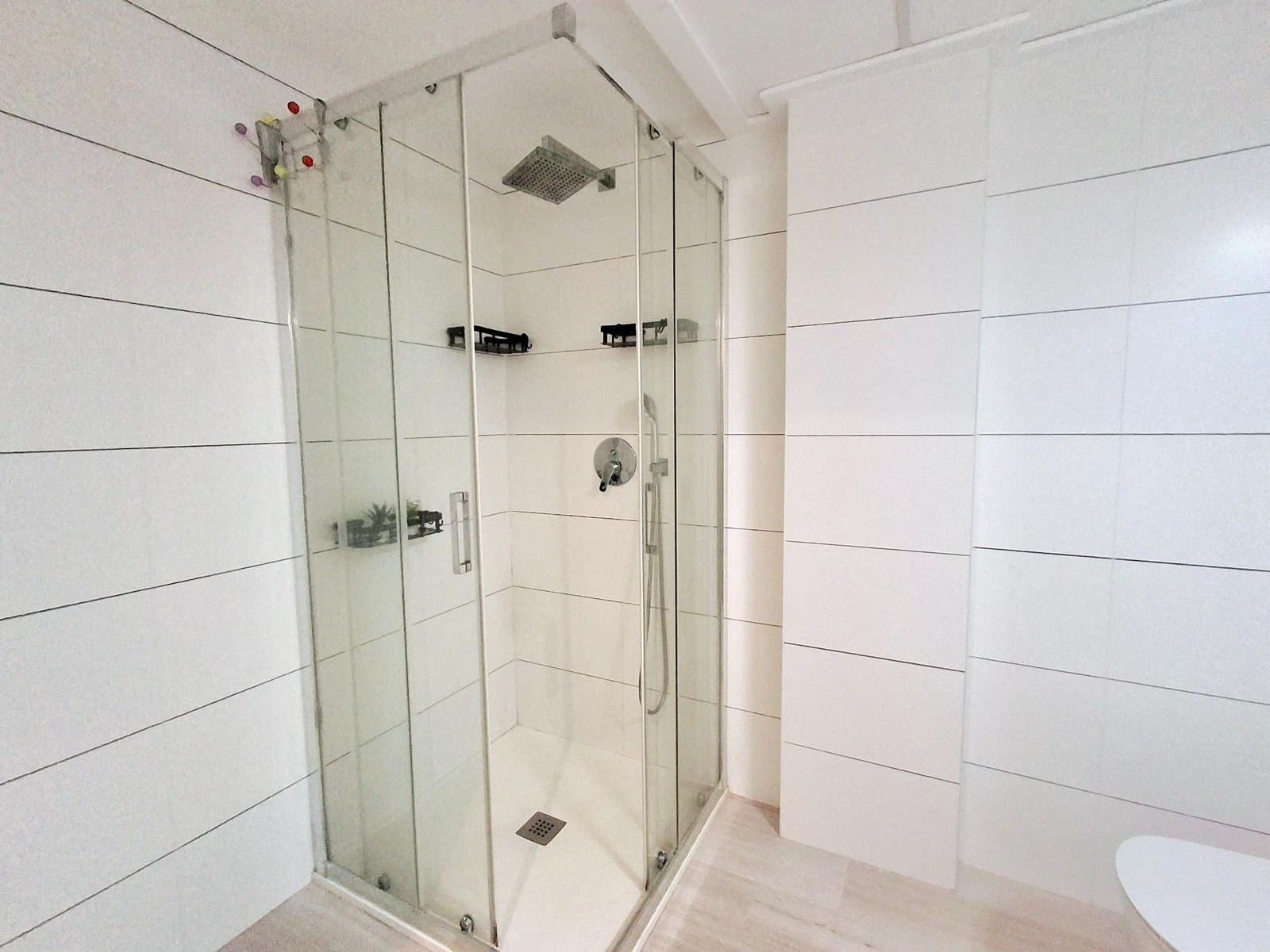 3 soverom Leilighet til leie i Torrevieja - € 1 200 (Ref: 10022485)