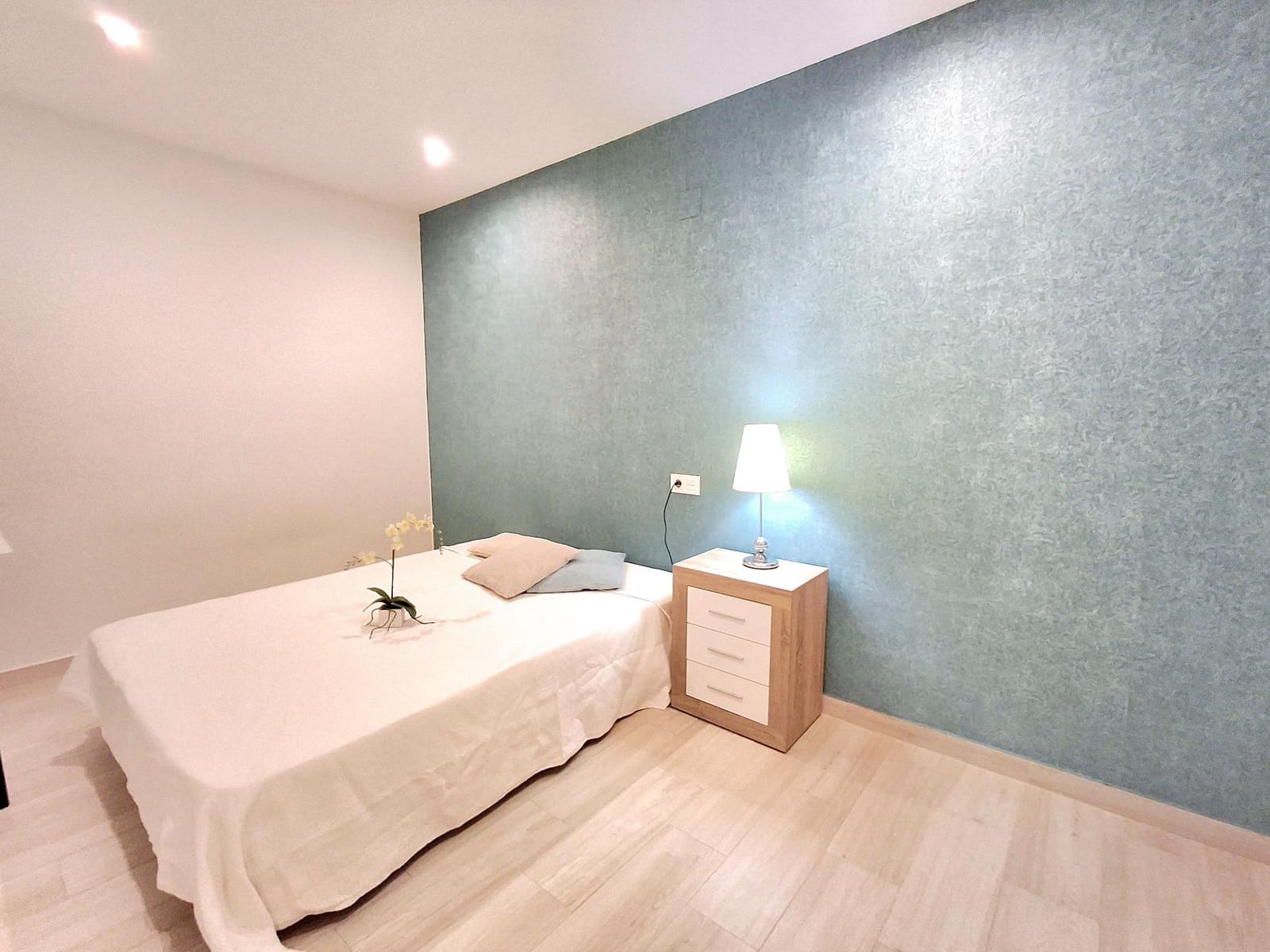 3 soverom Leilighet til leie i Torrevieja - € 1 200 (Ref: 10022485)