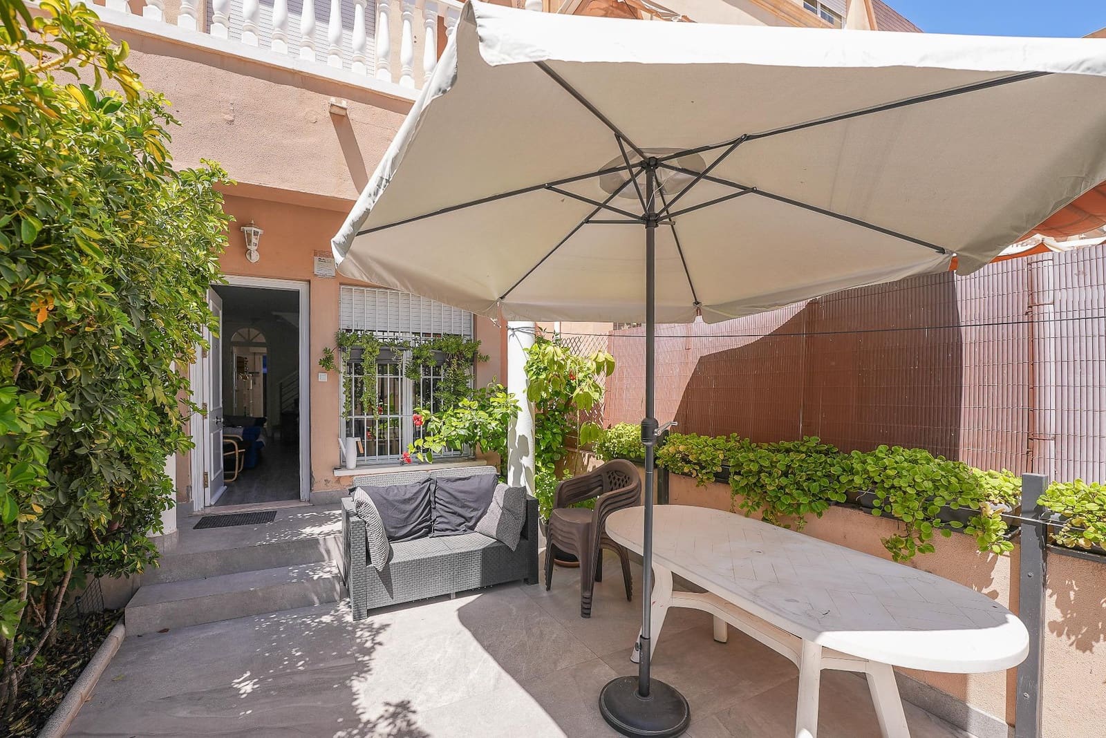 3 slaapkamer Rijtjeshuis te koop in Elche / Elx met zwembad garage - € 385.000 (Ref: 10030560)