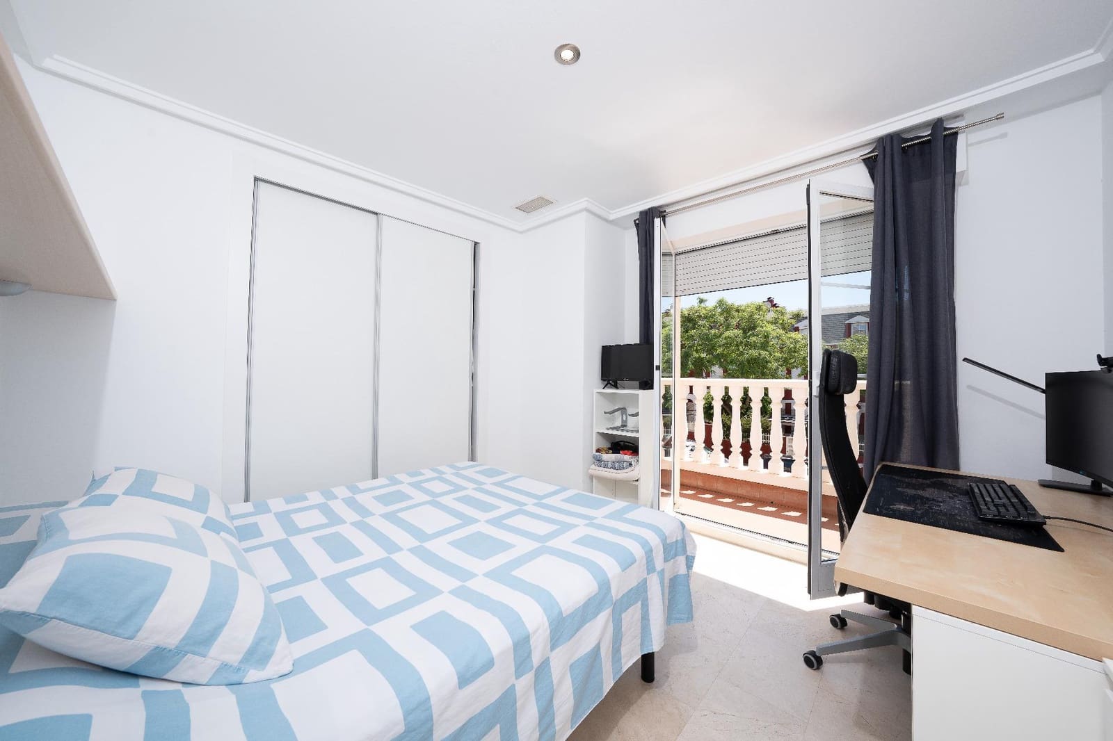 3 slaapkamer Rijtjeshuis te koop in Elche / Elx met zwembad garage - € 385.000 (Ref: 10030560)