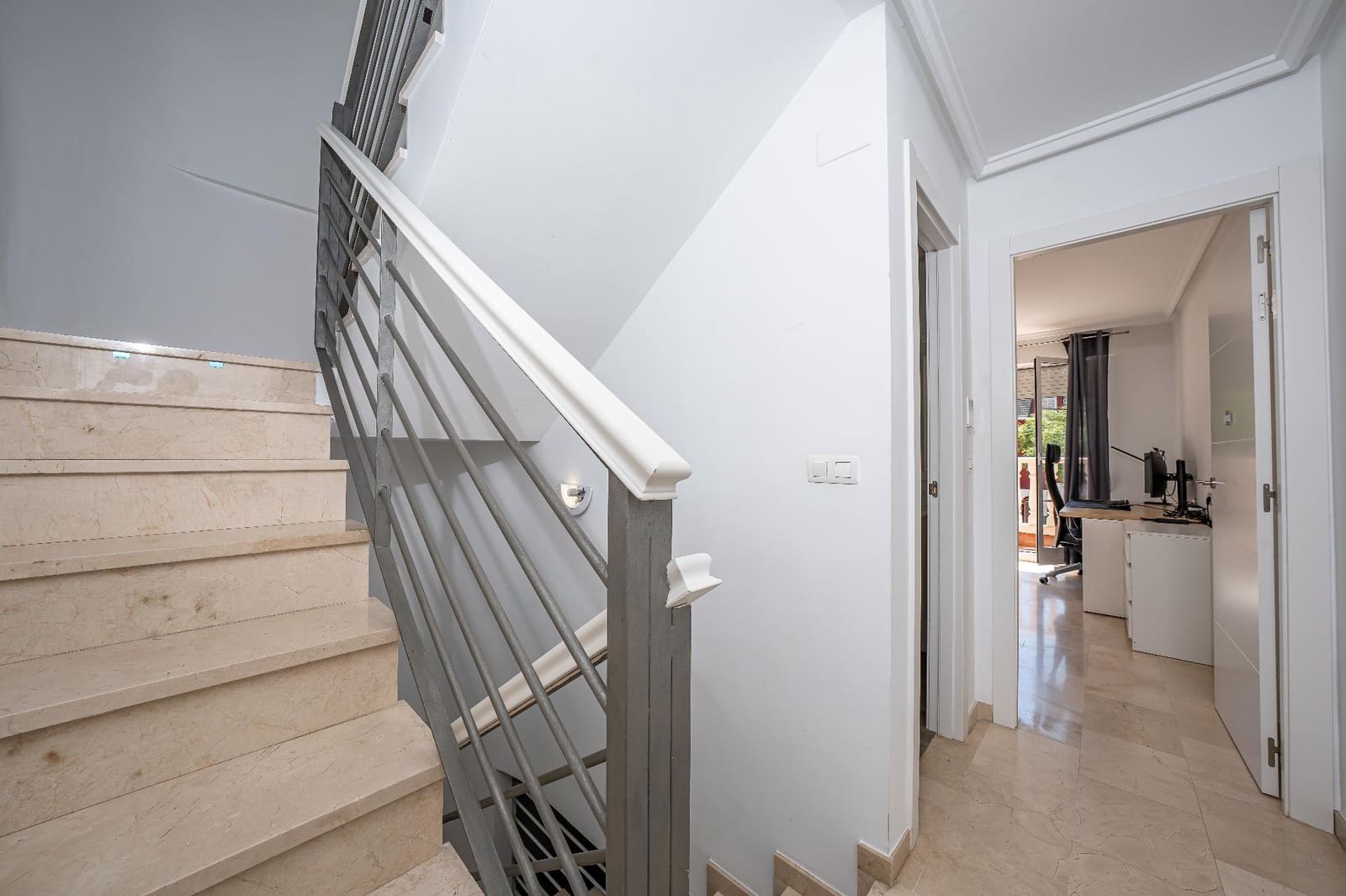 3 slaapkamer Rijtjeshuis te koop in Elche / Elx met zwembad garage - € 385.000 (Ref: 10030560)