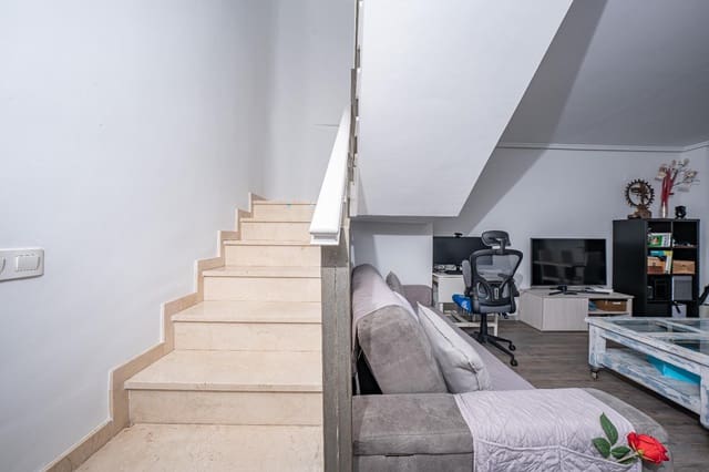 3 slaapkamer Rijtjeshuis te koop in Altabix, Elche / Elx met zwembad garage - € 385.000 (Ref: 10030560)