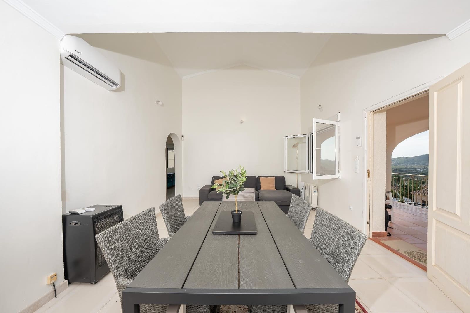 3 slaapkamer Villa te koop in Jalon / Xalo met zwembad - € 465.000 (Ref: 10035376)