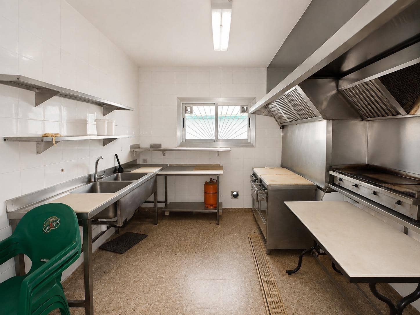 Local Comercial en Montcada i Reixac en venta - 150.000 € (Ref: 10035377)