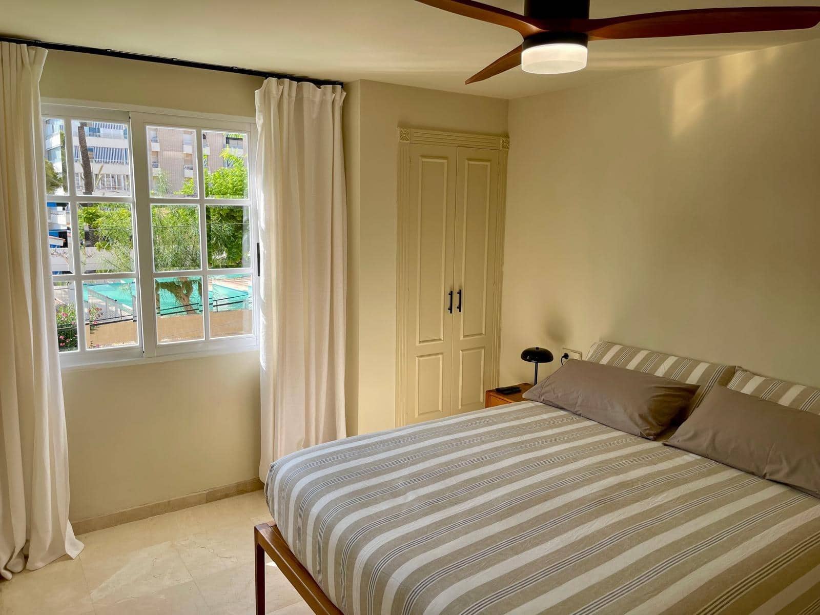 4 quarto Apartamento para arrendar em Santa Pola - 1 800 € (Ref: 10037459)