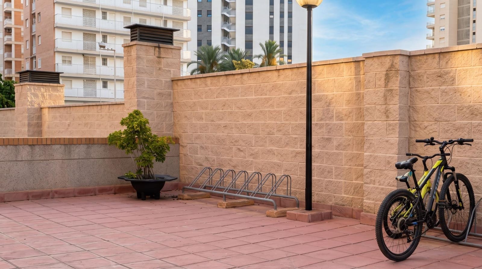 2 sypialnia Mieszkanie na sprzedaż w Miasto Alicante / Alacant z basenem garażem - 390 000 € (Ref: 10041142)
