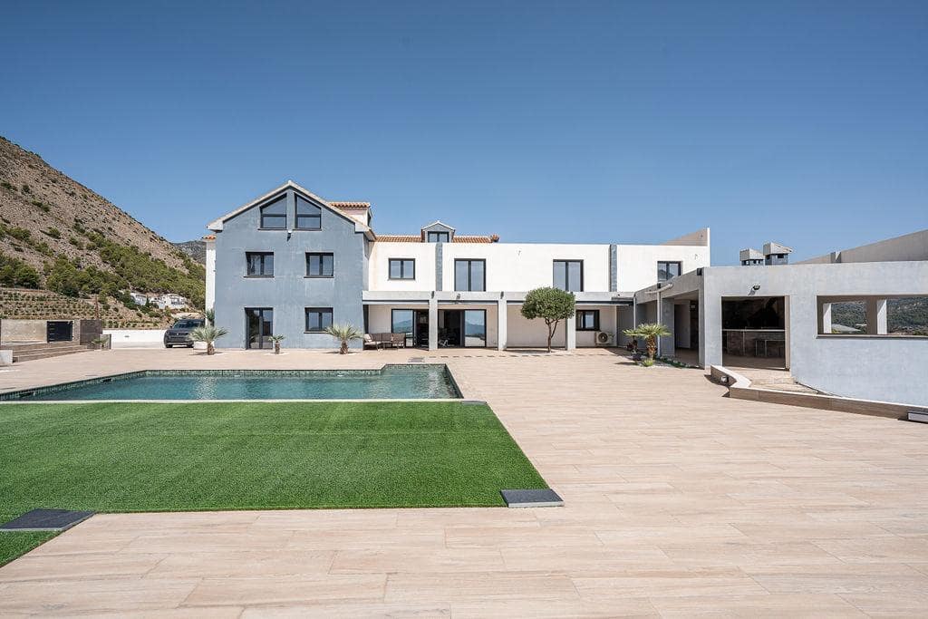 10 bedroom Villa for sale in Callosa d'En Sarria with pool - € 1,300,000 (Ref: 10043021)