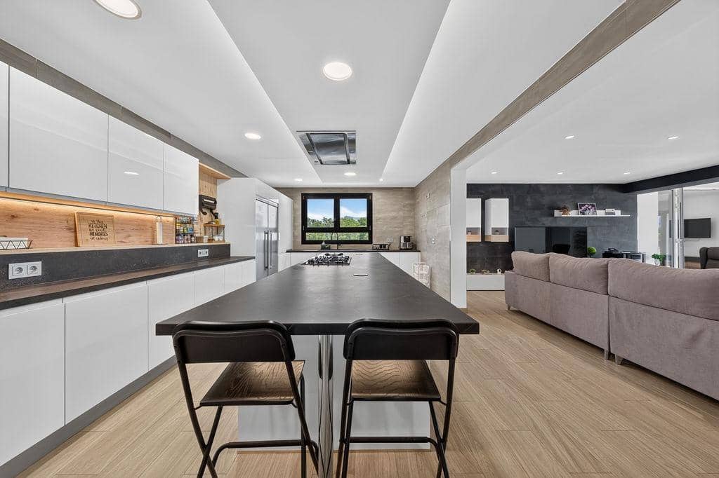 10 bedroom Villa for sale in Callosa d'En Sarria with pool - € 1,300,000 (Ref: 10043021)