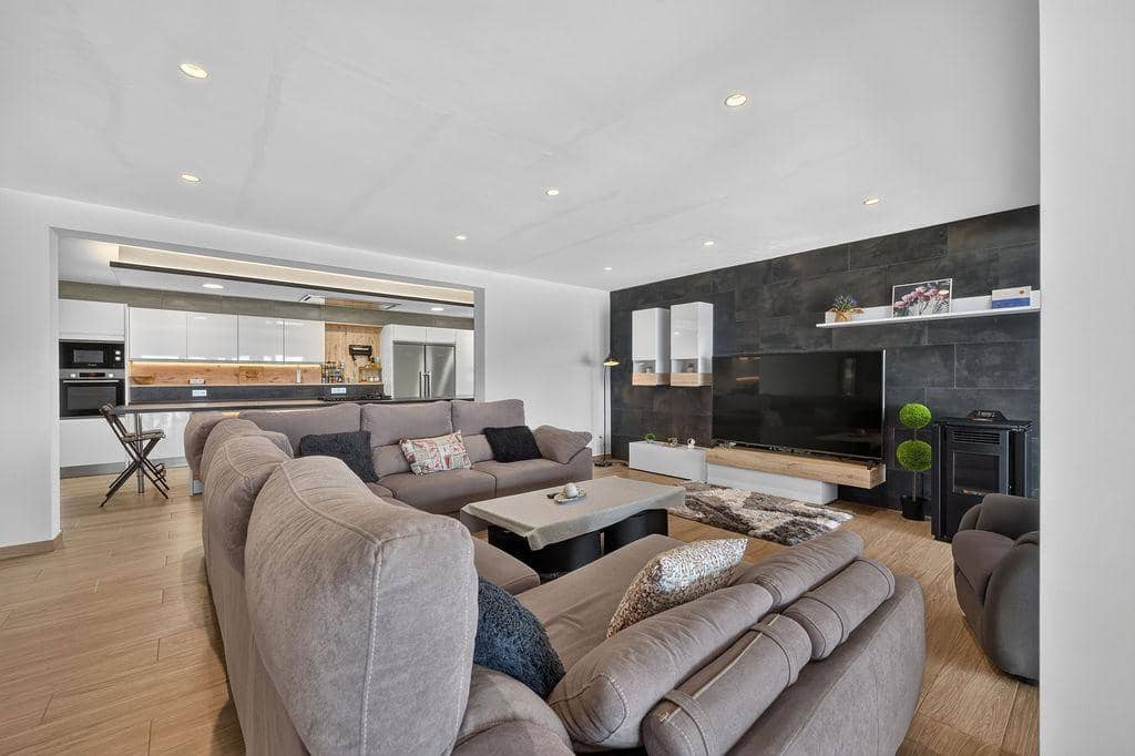 10 bedroom Villa for sale in Callosa d'En Sarria with pool - € 1,300,000 (Ref: 10043021)