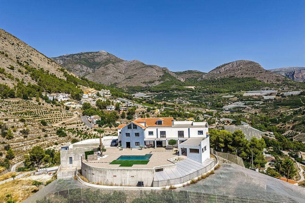 10 bedroom Villa for sale in Callosa d'En Sarria with pool - € 1,300,000 (Ref: 10043021)