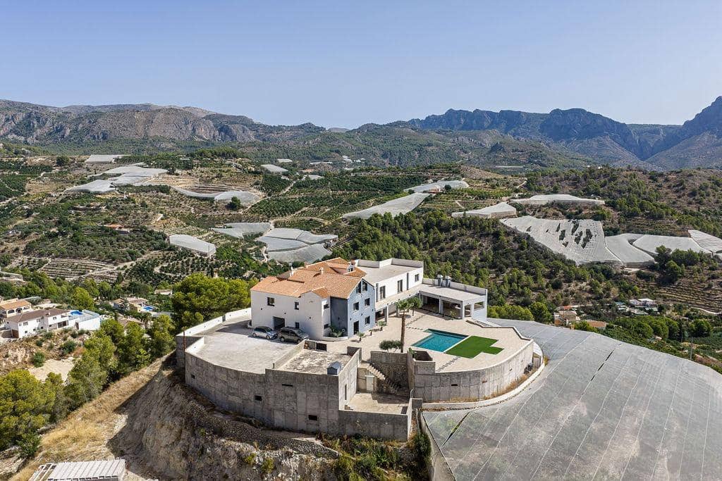 10 bedroom Villa for sale in Callosa d'En Sarria with pool - € 1,300,000 (Ref: 10043021)
