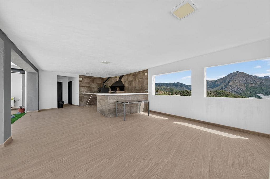 10 bedroom Villa for sale in Callosa d'En Sarria with pool - € 1,300,000 (Ref: 10043021)