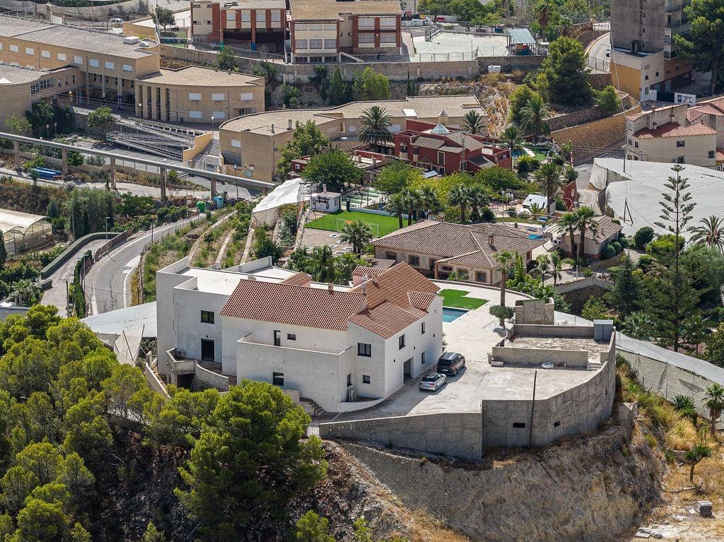 10 bedroom Villa for sale in Callosa d'En Sarria with pool - € 1,300,000 (Ref: 10043021)