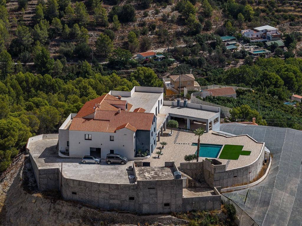 10 bedroom Villa for sale in Callosa d'En Sarria with pool - € 1,300,000 (Ref: 10043021)
