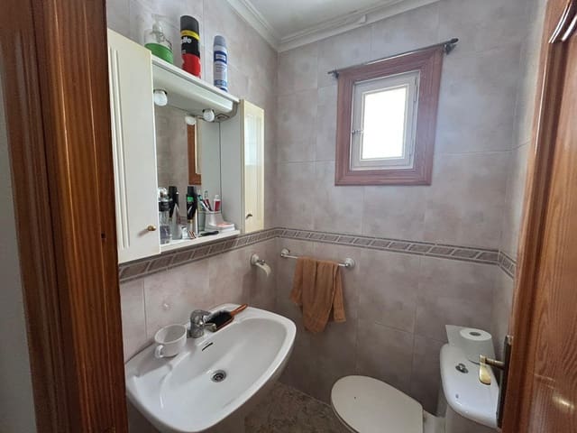 6 sovrum Lägenhet till salu i Alicante stad med garage - 165 000 € (Ref: 10049273)