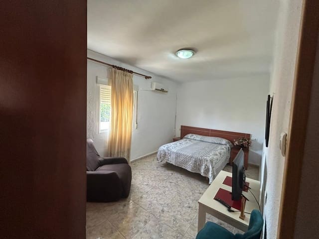 6 sovrum Lägenhet till salu i Alicante stad med garage - 165 000 € (Ref: 10049273)