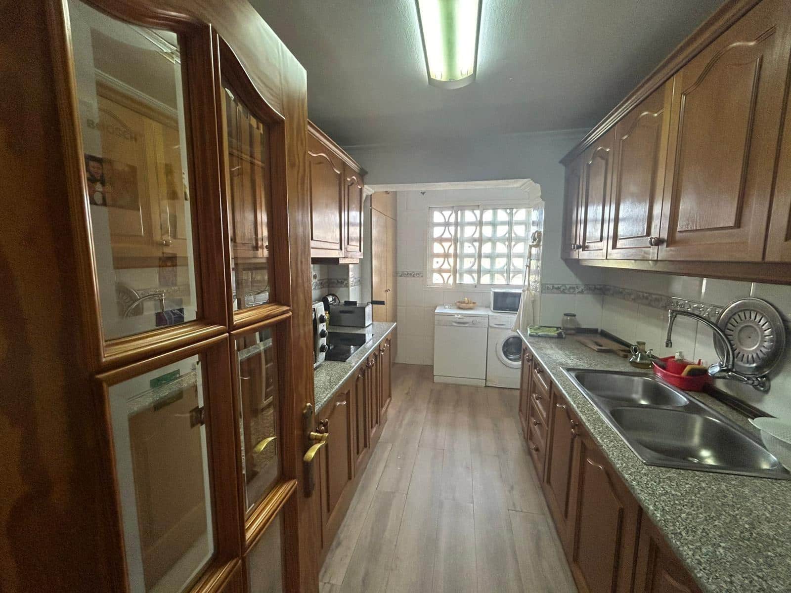 6 sovrum Lägenhet till salu i Alicante stad med garage - 165 000 € (Ref: 10049273)