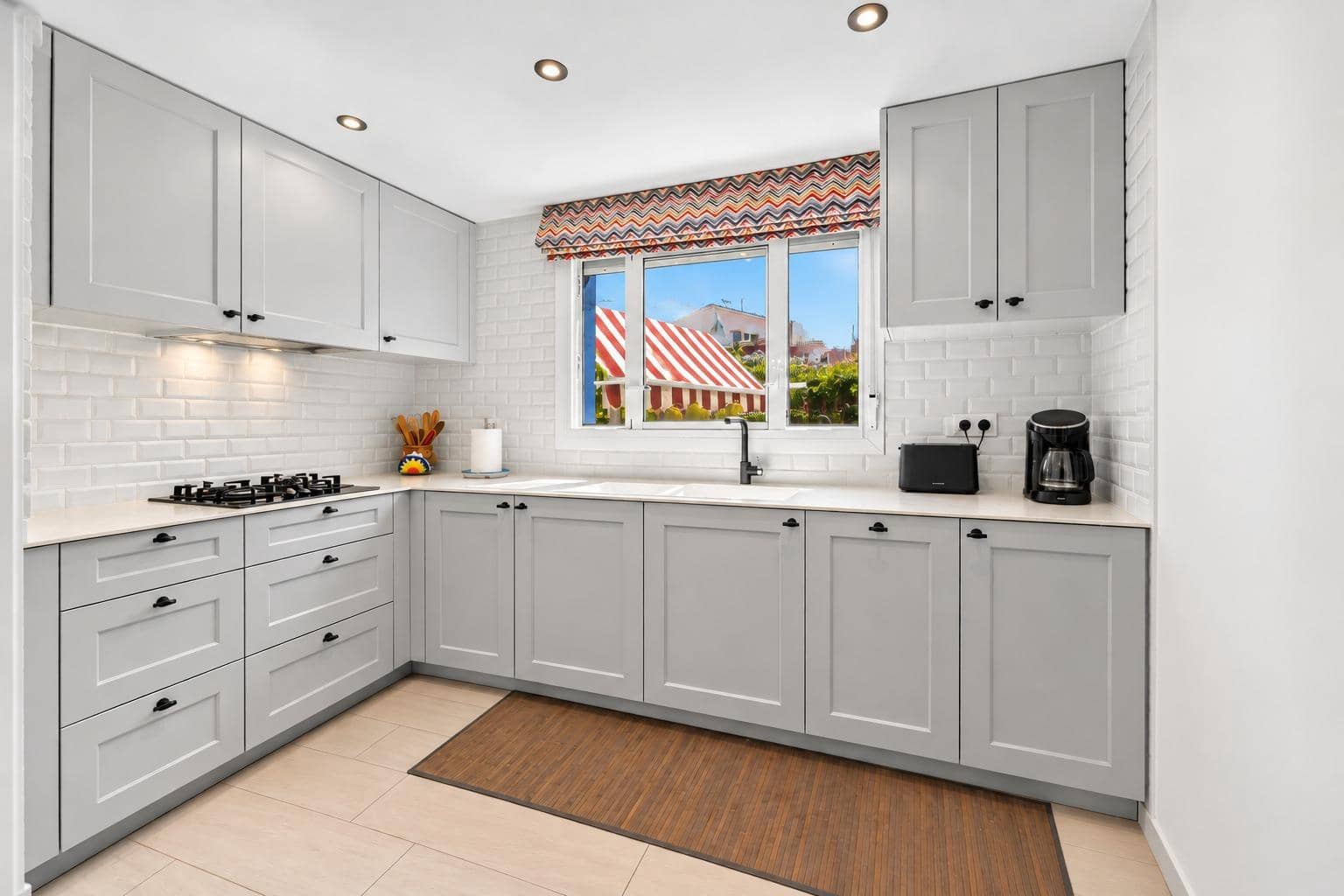 4 bedroom Villa for sale in Denia with garage - € 685,000 (Ref: 10055285)