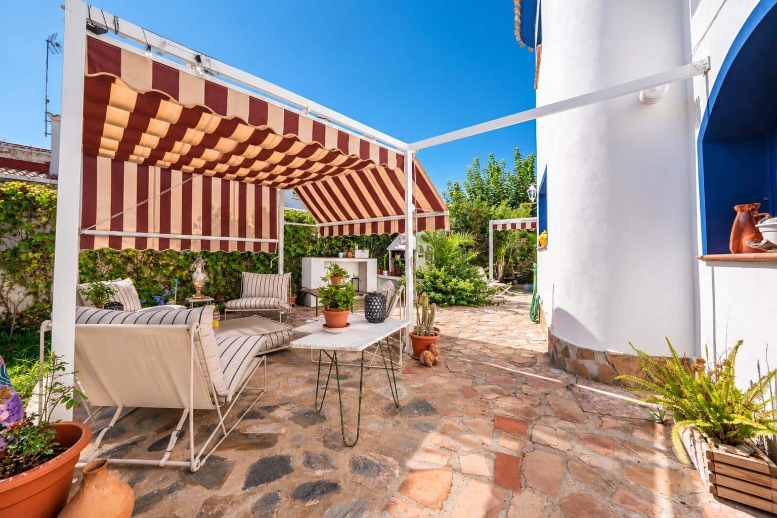 4 bedroom Villa for sale in Denia with garage - € 685,000 (Ref: 10055285)