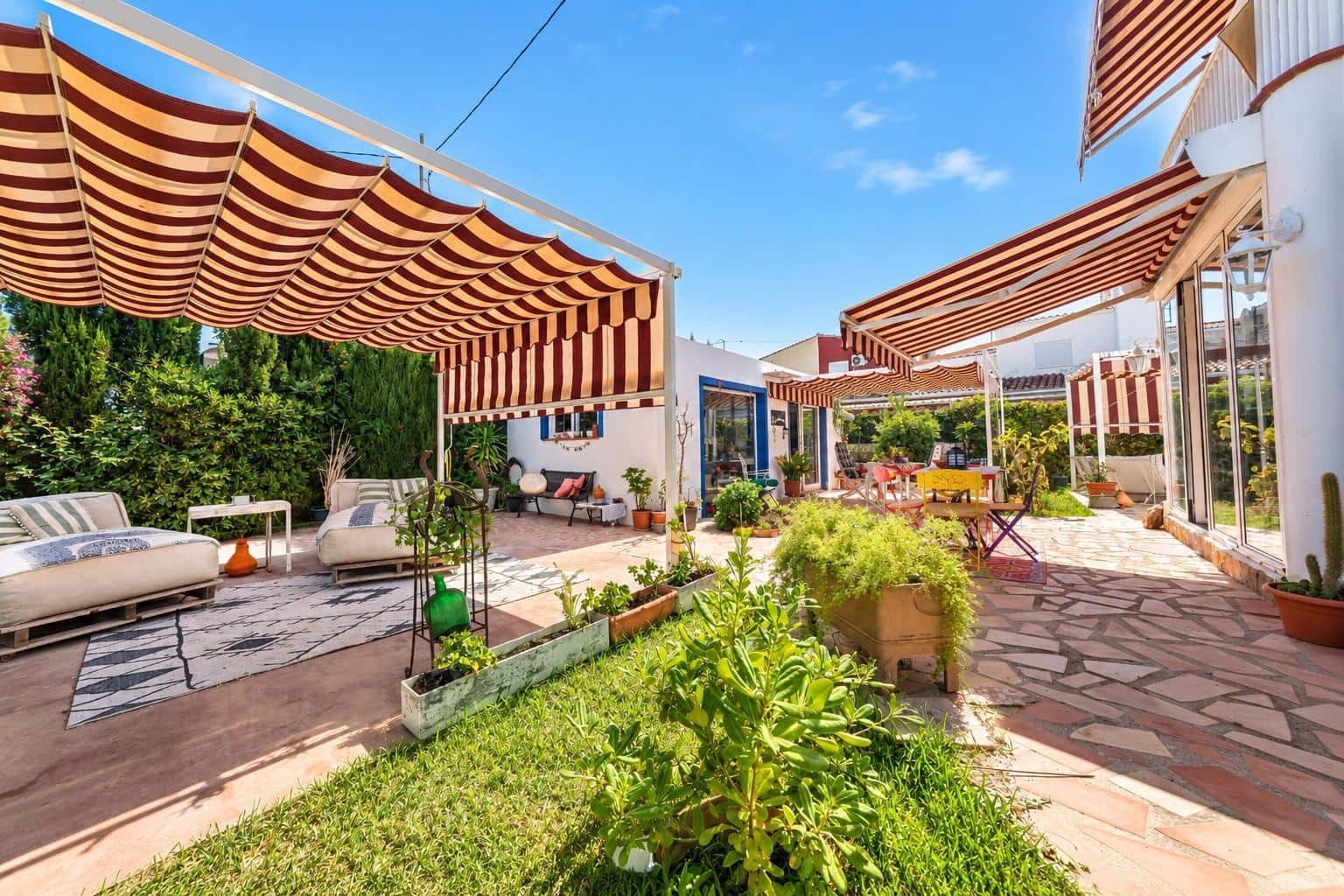 4 bedroom Villa for sale in Denia with garage - € 685,000 (Ref: 10055285)