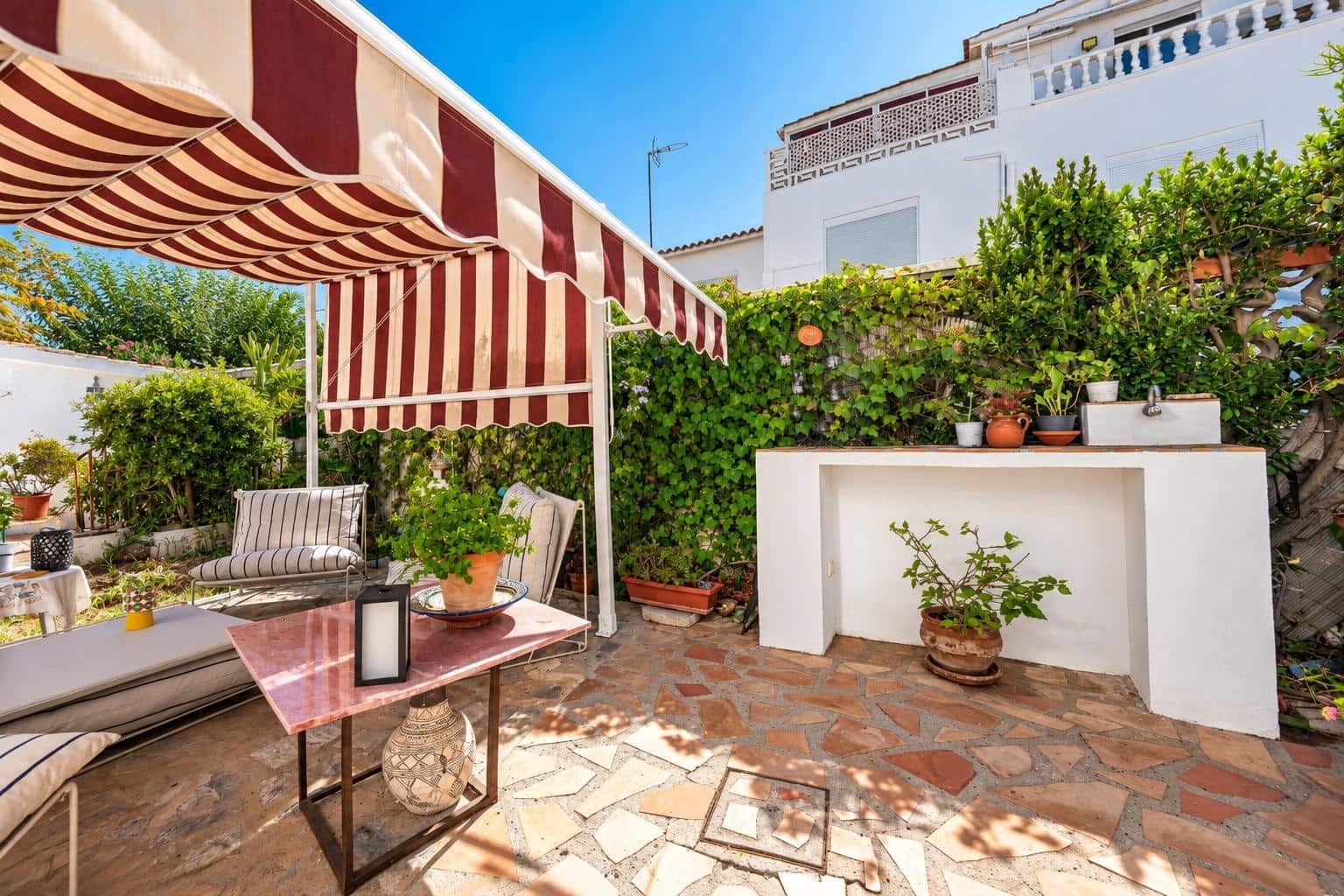 4 bedroom Villa for sale in Denia with garage - € 685,000 (Ref: 10055285)