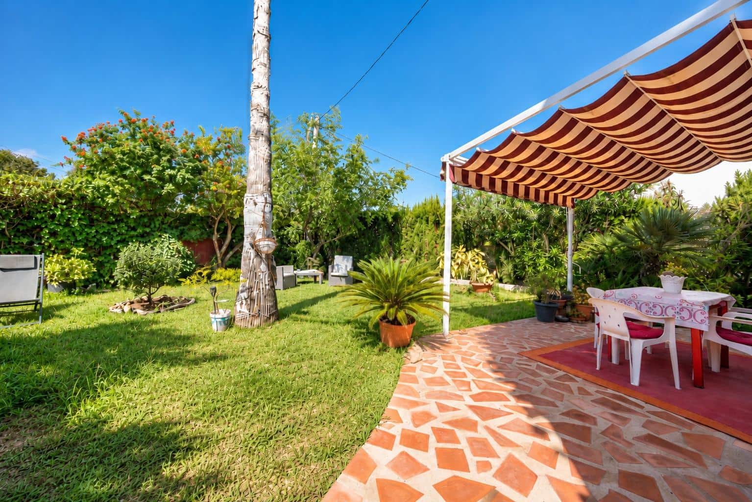 4 bedroom Villa for sale in Denia with garage - € 685,000 (Ref: 10055285)
