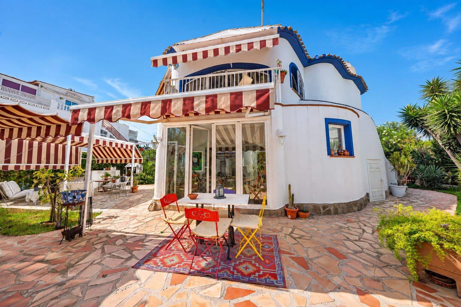 4 bedroom Villa for sale in Denia with garage - € 685,000 (Ref: 10055285)