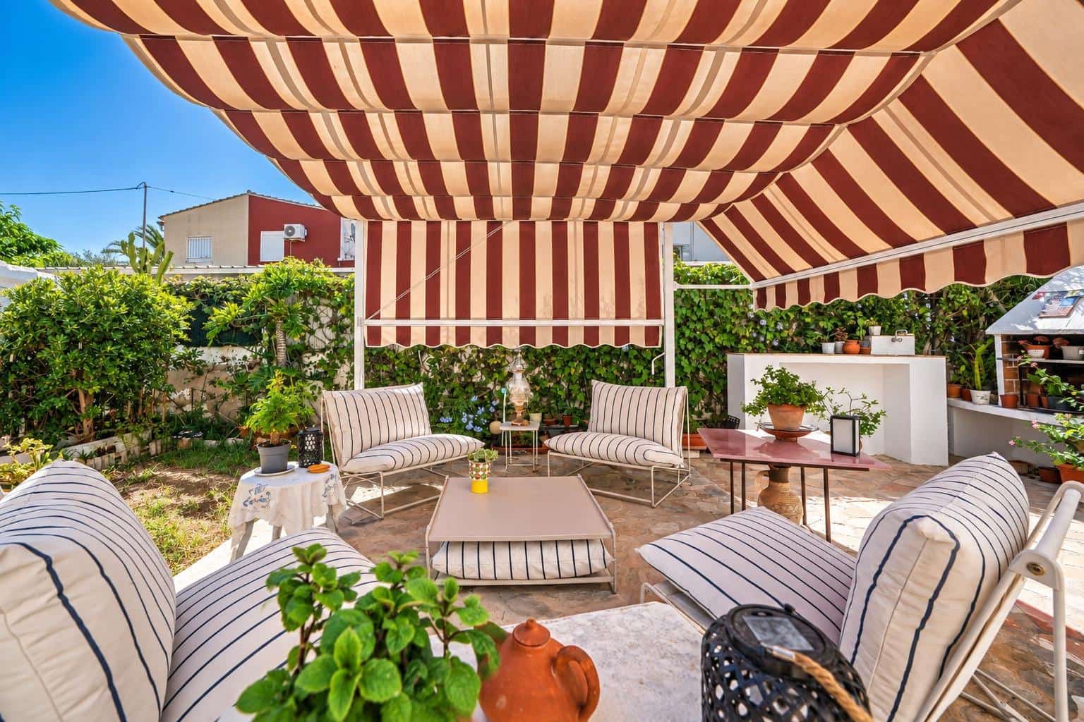 4 bedroom Villa for sale in Denia with garage - € 685,000 (Ref: 10055285)