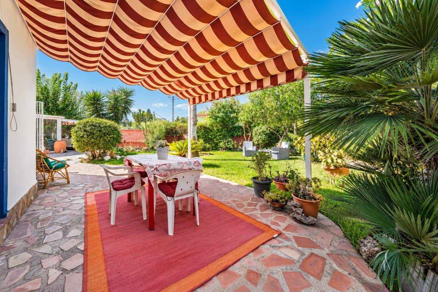 4 bedroom Villa for sale in Denia with garage - € 685,000 (Ref: 10055285)