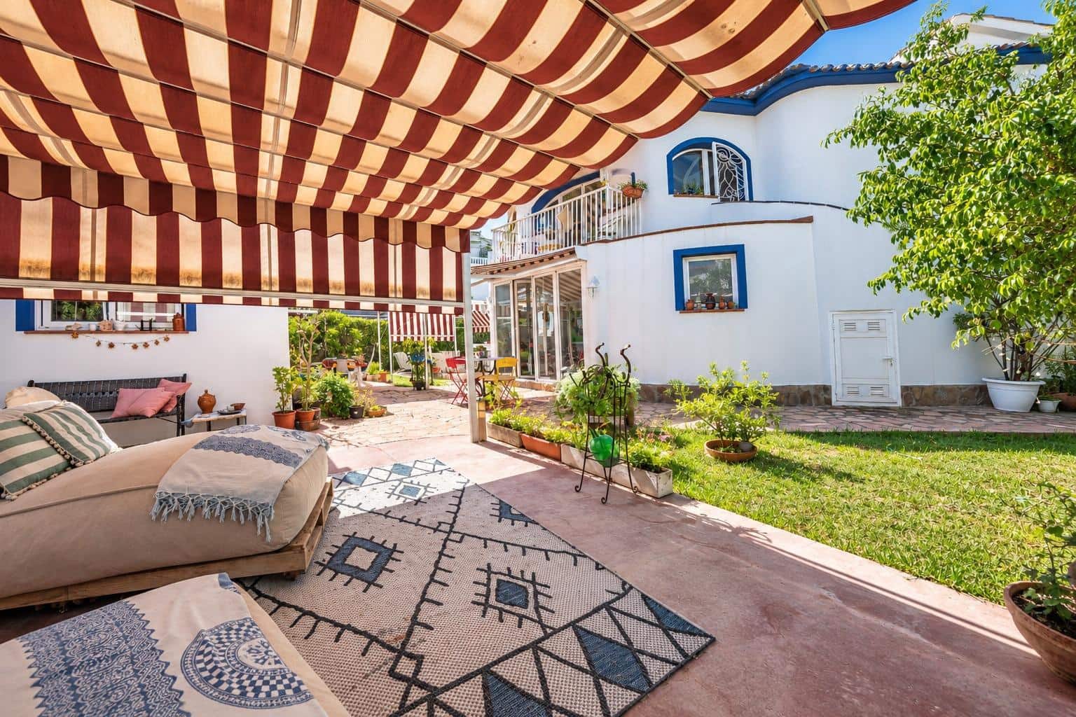 4 bedroom Villa for sale in Denia with garage - € 685,000 (Ref: 10055285)