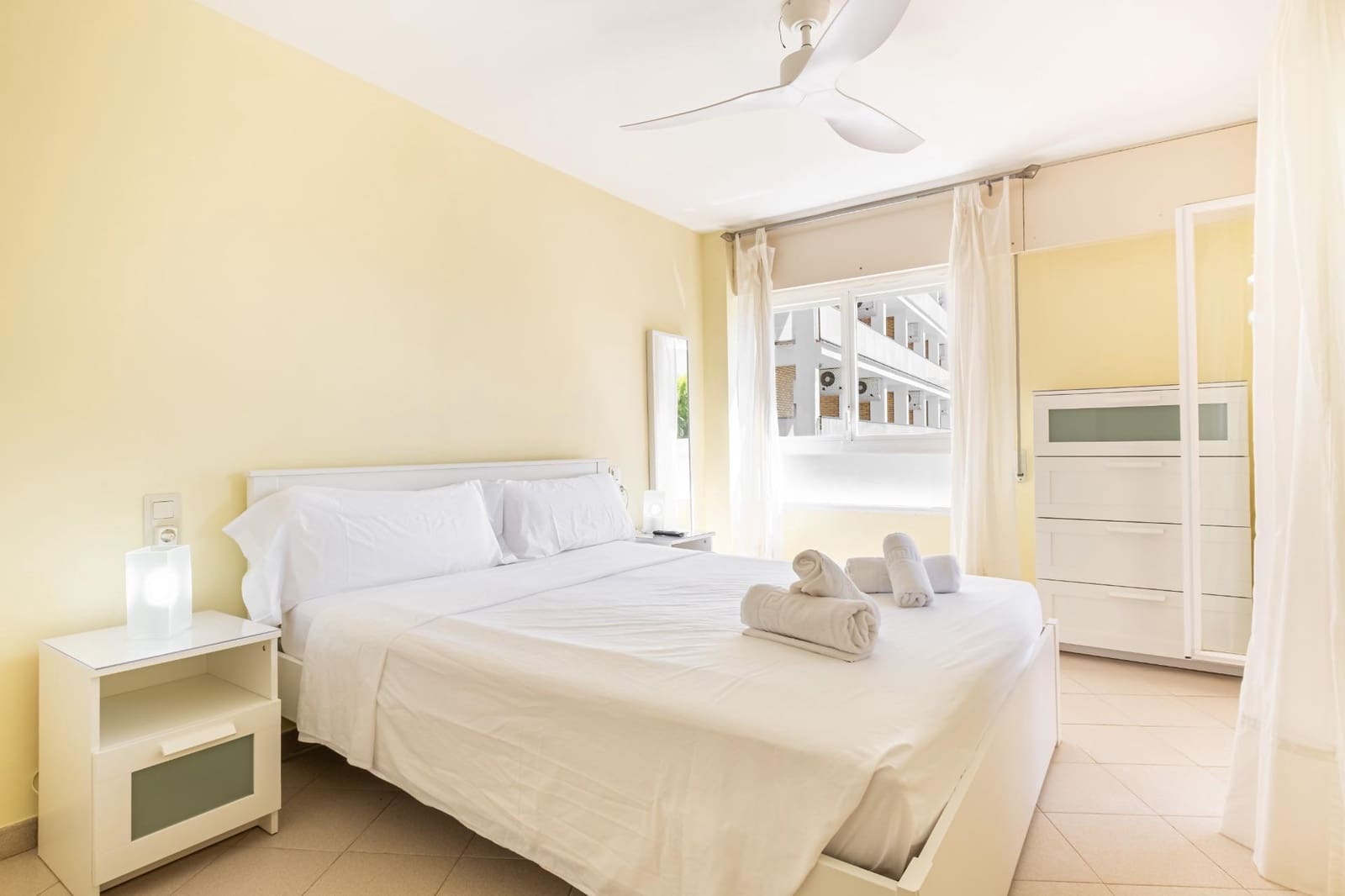 2 sovrum Lägenhet att hyra i Arenal med pool garage - 1 600 € (Ref: 10075657)